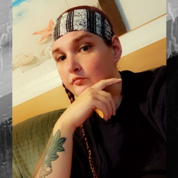 Meet your Posher, Brandy - Picture 2 of 2